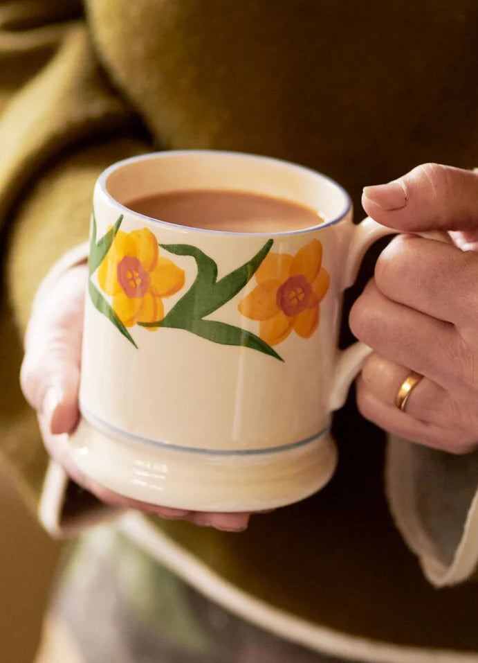 Windblown Daffodils 1/2 Pint Mug